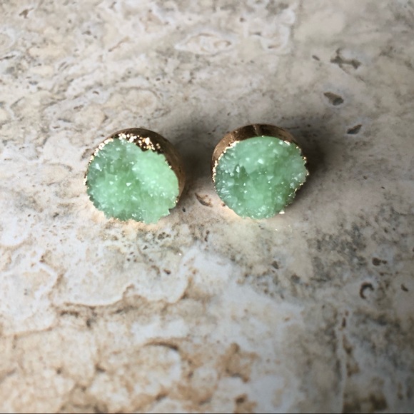 🍏Green Druzy Round Stud Earrings - Picture 3 of 7